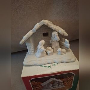 White Nativity Scene Figurine Home Holiday Décor